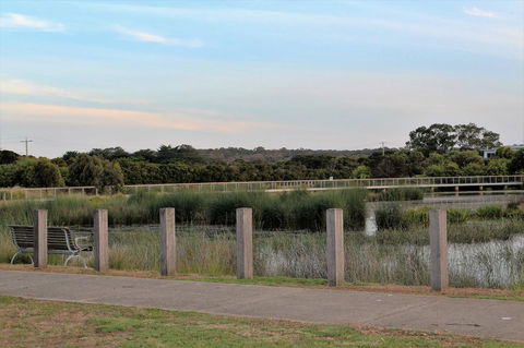 Escape On Birch - Australian Directory 37
