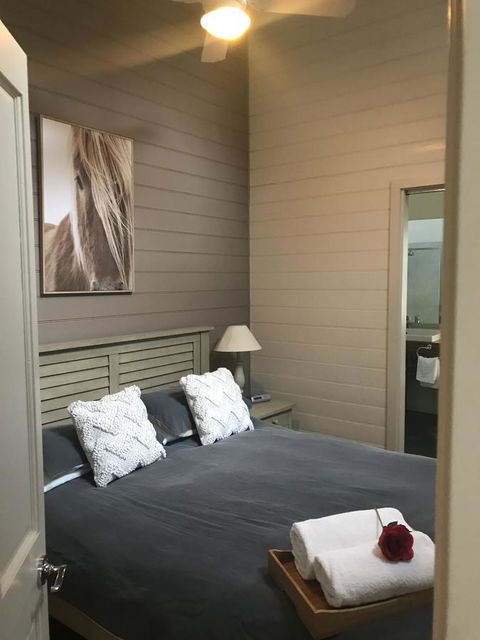 Two Truffles Cottages - Australian Directory 4
