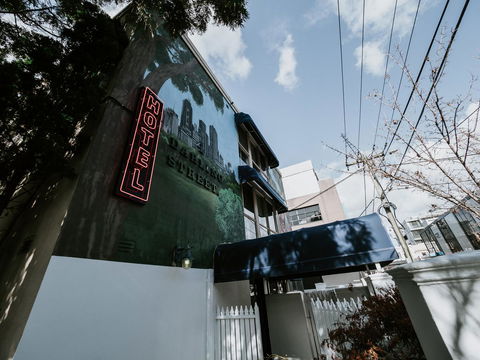 SoYa Apartment Hotel - Australian Directory 7