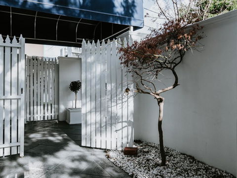 SoYa Apartment Hotel - Australian Directory 5