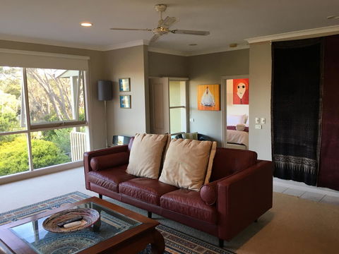 Andrew's On Topaz - Australian Directory 18