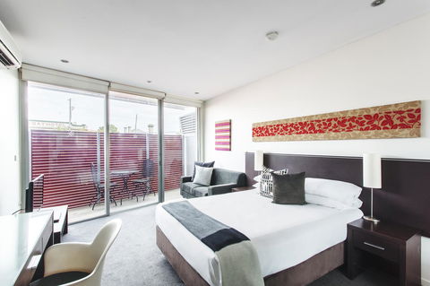 Punthill Williamstown - Australian Directory 27