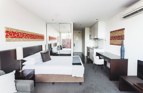 Punthill Williamstown - Australian Directory 26