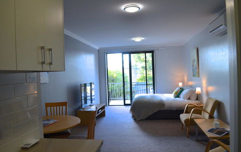 Mansfield Apartments - Australian Directory 13