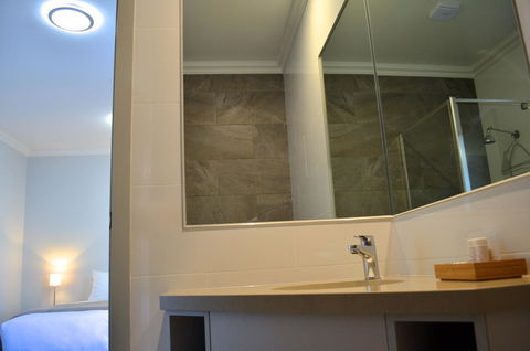 Mansfield Apartments - Australian Directory 4