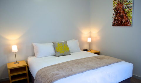 Mansfield Apartments - Australian Directory 11