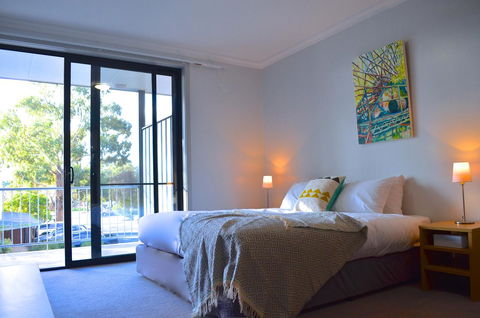Mansfield Apartments - Australian Directory 6