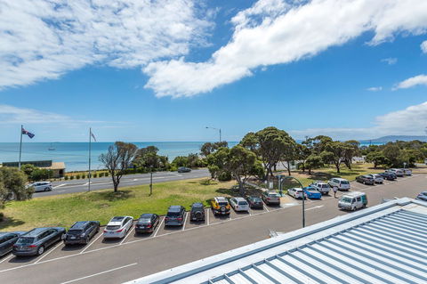 Blairgowrie Apartment 2 - On The Beach - Australian Directory 13