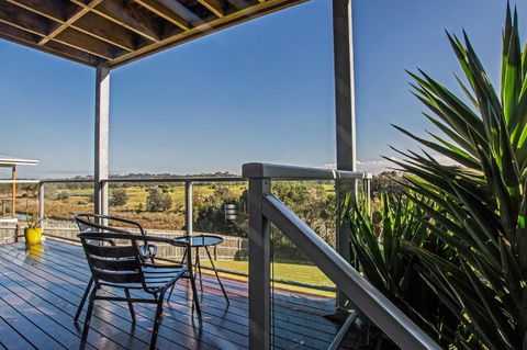 Saltwater Breeze Retreat - Australian Directory 27