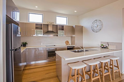 Saltwater Breeze Retreat - Australian Directory 9