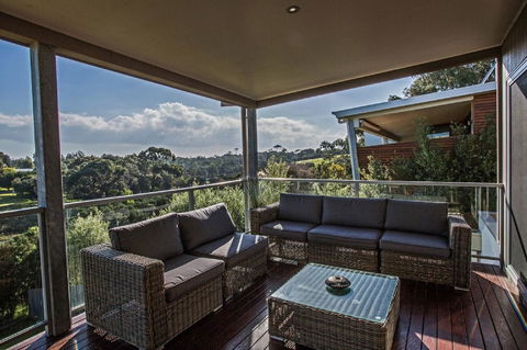 Saltwater Breeze Retreat - Australian Directory 6