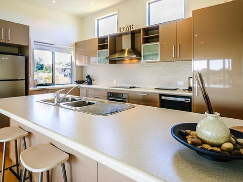 Saltwater Breeze Retreat - Australian Directory 10