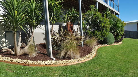 Saltwater Breeze Retreat - Australian Directory 34
