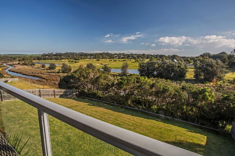Saltwater Breeze Retreat - Australian Directory 8