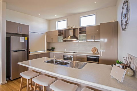 Saltwater Breeze Retreat - Australian Directory 2