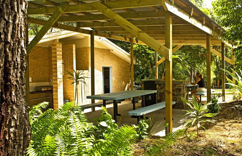 Captain Cook Holiday Village 1770 - Australian Directory 9