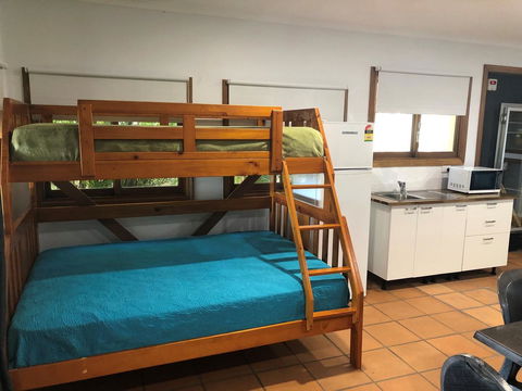 Captain Cook Holiday Village 1770 - Australian Directory 27