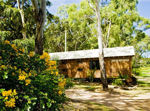 Captain Cook Holiday Village 1770 - Australian Directory 10