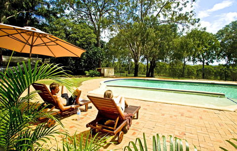 Captain Cook Holiday Village 1770 - Australian Directory 1