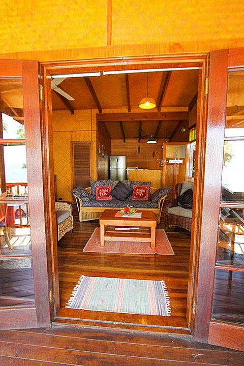 1770 Beach Shacks - Australian Directory 7