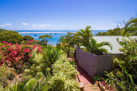 1770 Beach Shacks - Australian Directory 1