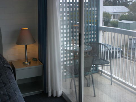 Dalby Manor Motor Inn - Australian Directory 28