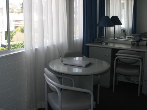 Dalby Manor Motor Inn - Australian Directory 29