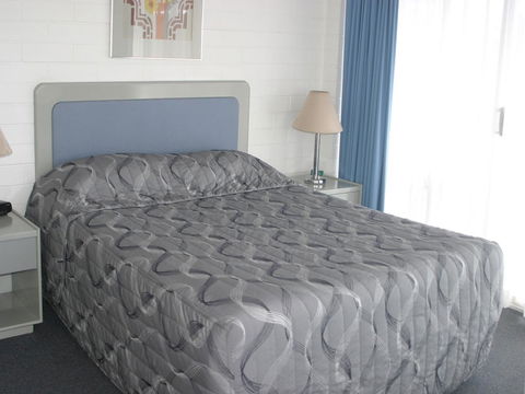 Dalby Manor Motor Inn - Australian Directory 31