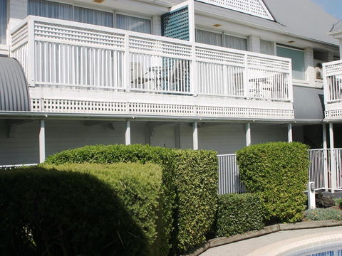 Dalby Manor Motor Inn - Australian Directory 18