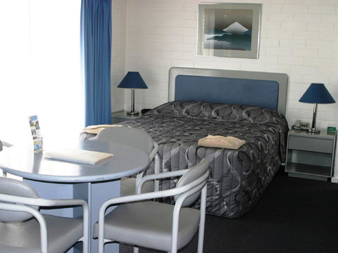 Dalby Manor Motor Inn - Australian Directory 21