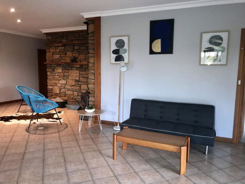 Beeâ€™s Place - 3 Bedroom Home On 10 Acres Of Land With Distant Ocean Views - Australian Directory 19