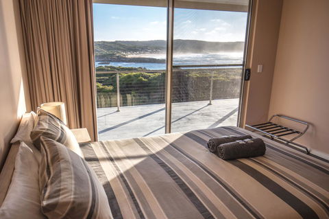 Hanson Bay Cabins - Australian Directory 13