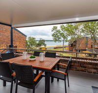 Spacious Family unit with Incredible views. - Australian Directory