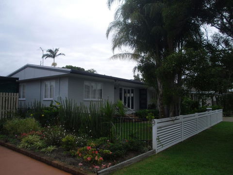 Hampton Cottage- Delightful Cottage Bring Your Dog! - Australian Directory 3