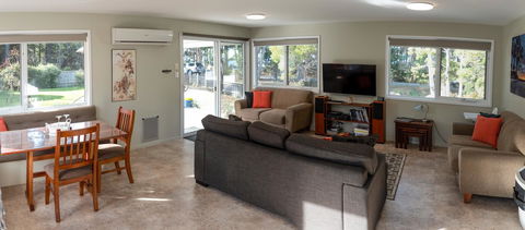 Adventure Bay Holiday Home - Australian Directory 4