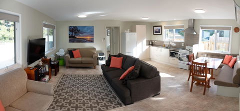 Adventure Bay Holiday Home - Australian Directory 3