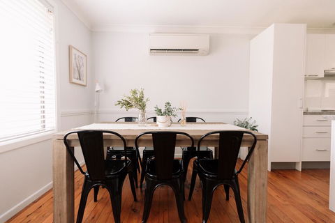 'Comfy & Cosy' - Close To Hospital, Cadia And Early Riser CafÃ© - Australian Directory 3
