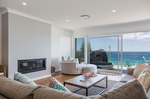 'Salt & Light' Mollymook - Australian Directory 3