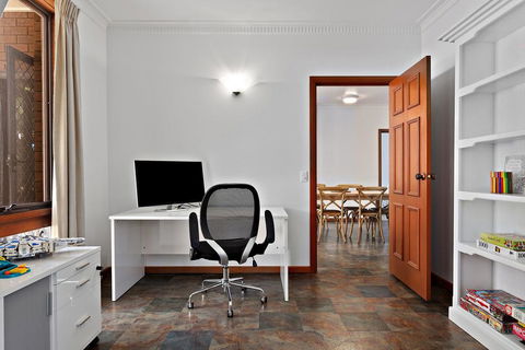 1 Gordon St, Cowes - Kenros Beach House - Australian Directory 0