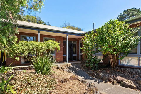 1 Gordon St, Cowes - Kenros Beach House - Australian Directory 1