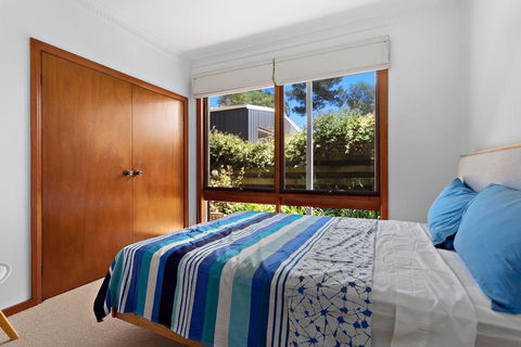1 Gordon St, Cowes - Kenros Beach House - Australian Directory 2