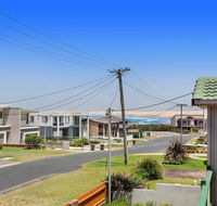 1/32 Ocean Avenue - three bedrooms three bathrooms air con boat parking  water views - Australian Directory