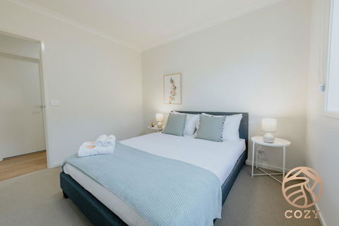 118 Refreshing 3BR Werribee Family House - Australian Directory 2