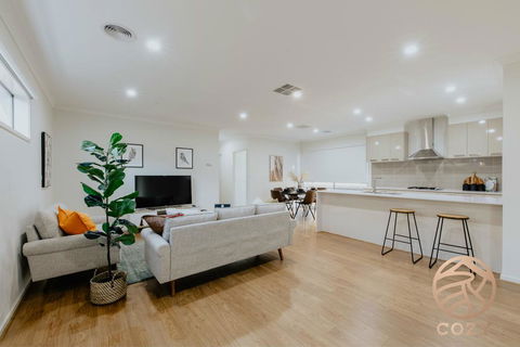 118 Refreshing 3BR Werribee Family House - Australian Directory 0