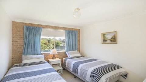 143 Mitchell Pde - Magnificent Outlook - Australian Directory 2