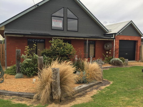 15 On Blair - Australian Directory 0