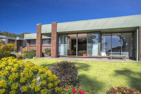 16 Shipton Cres - Secluded Away - Australian Directory 3