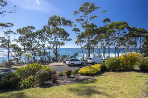 16 Shipton Cres - Secluded Away - Australian Directory 0