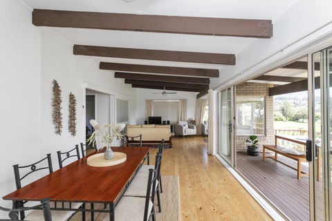 19 Buchan Street - Mollymooks Tee To Sea - Australian Directory 3
