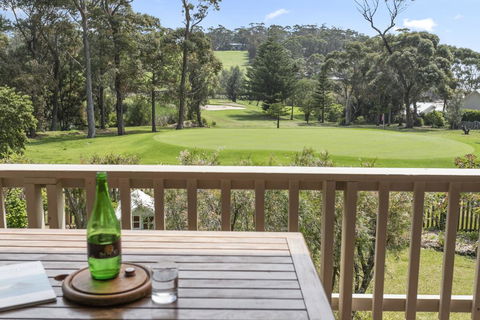 19 Buchan Street - Mollymooks Tee To Sea - Australian Directory 0